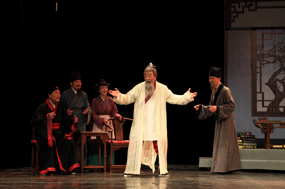 艺坛说事:话剧:小舞台上演五味人生--劳动报