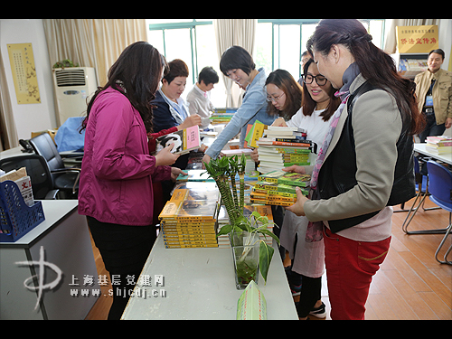 东方网-普陀绿洲广场联合党支部开展书香绿洲