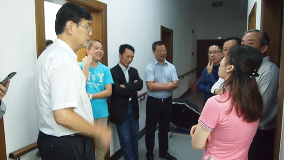 东方网-上海12345热线首次试运行手语视频服