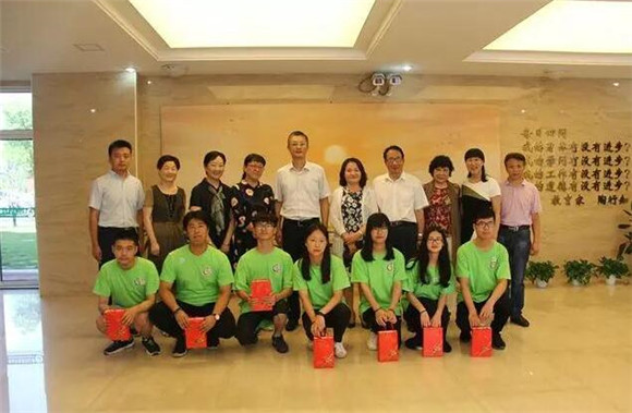 教师高中传真卢宇基层容县图片